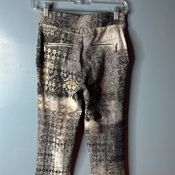 Trousers with Abstract Pattern - Picture 6 of 10